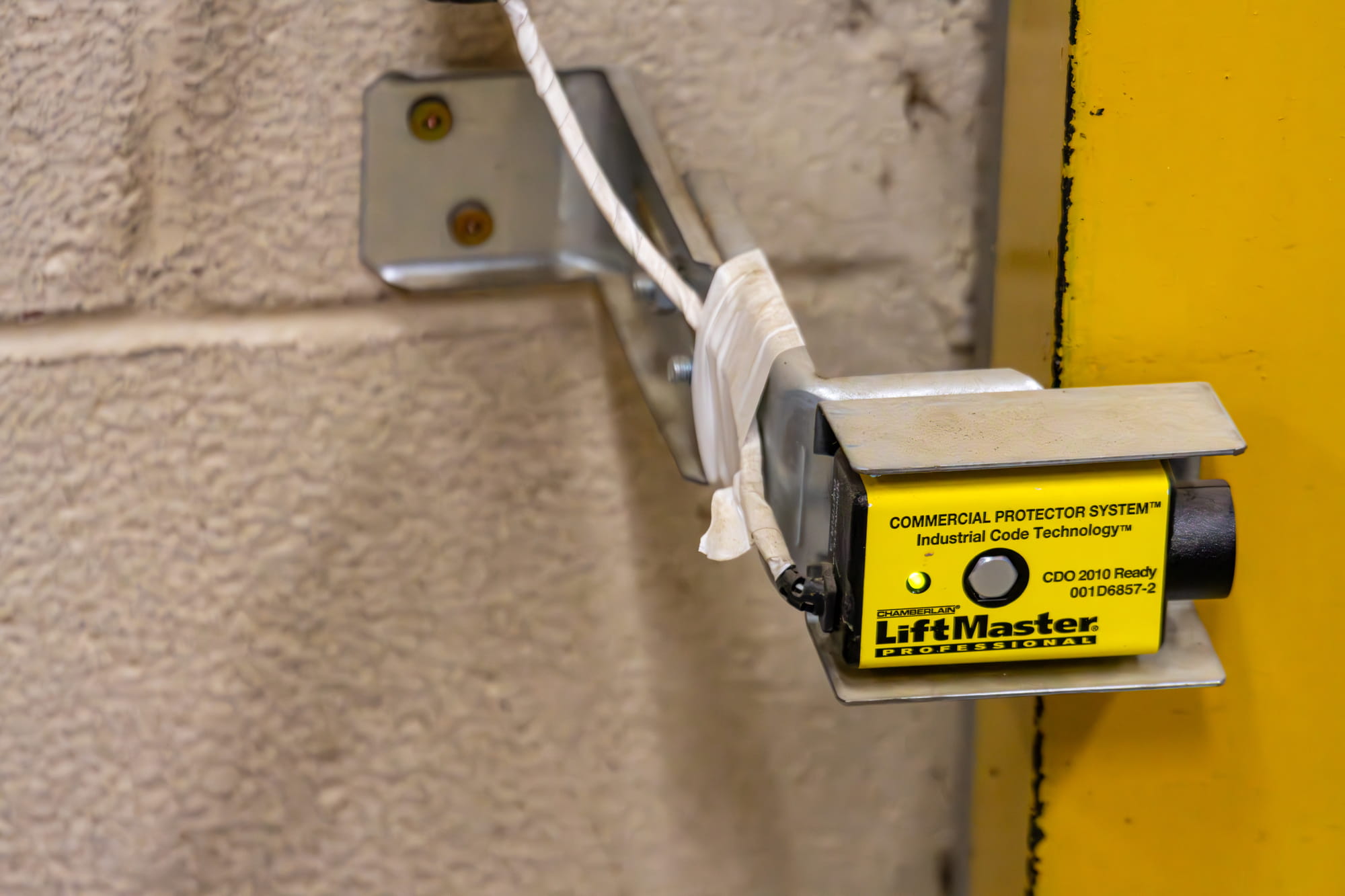 Garage Door Sensor | Yellow Light